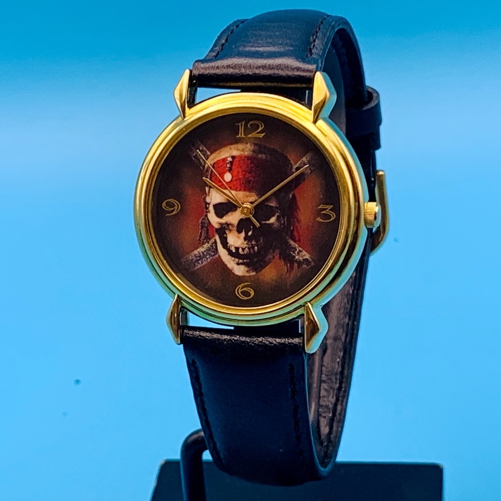 DISNEY PIRATES OF THE CARIBBEAN Men’s Wristwatch Special Edition Works New Batt